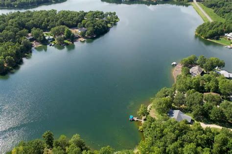 what makes a lake a lake.